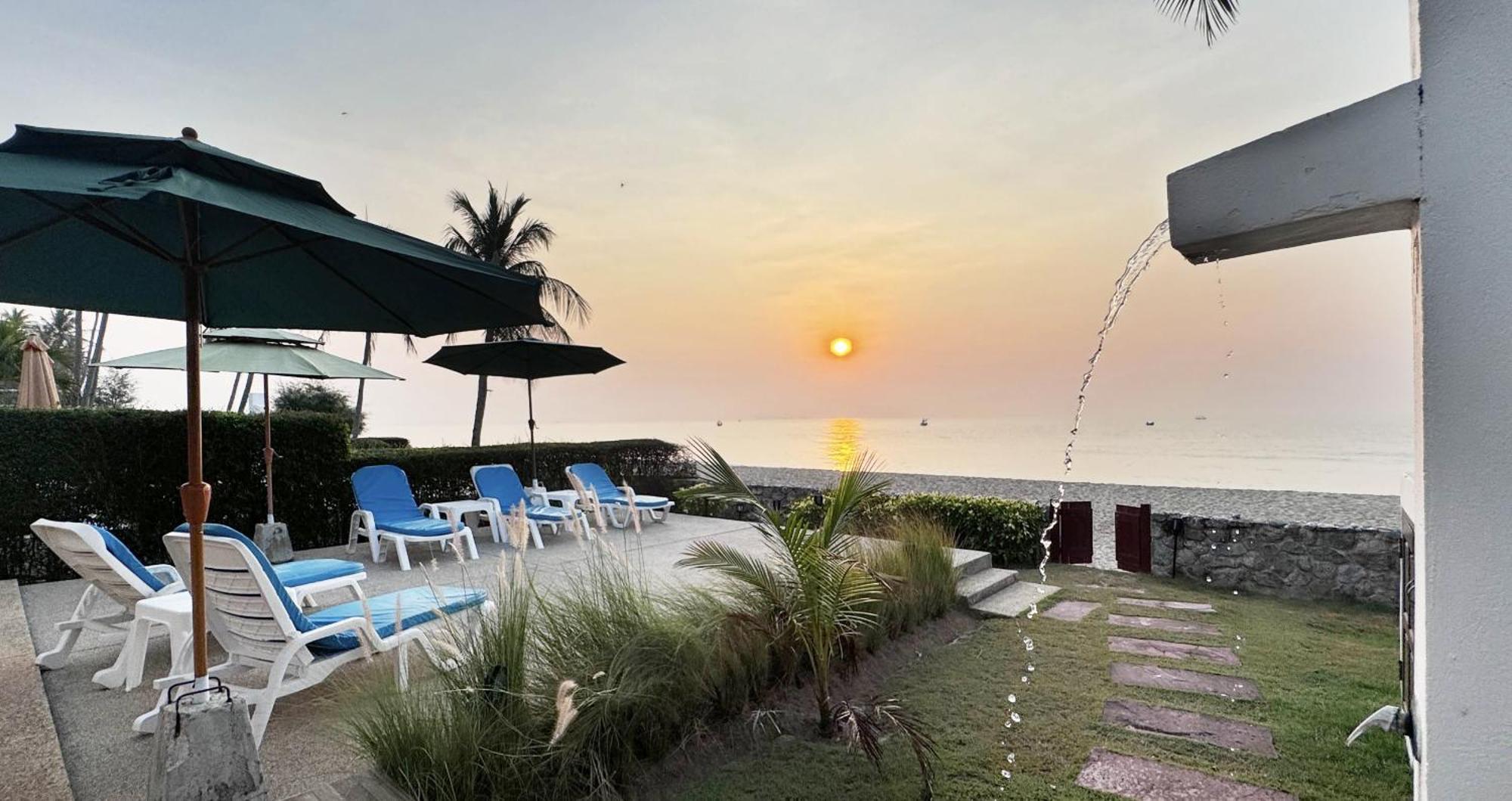 Absolute Beachfront Villa Ban Huai Yang Exterior photo