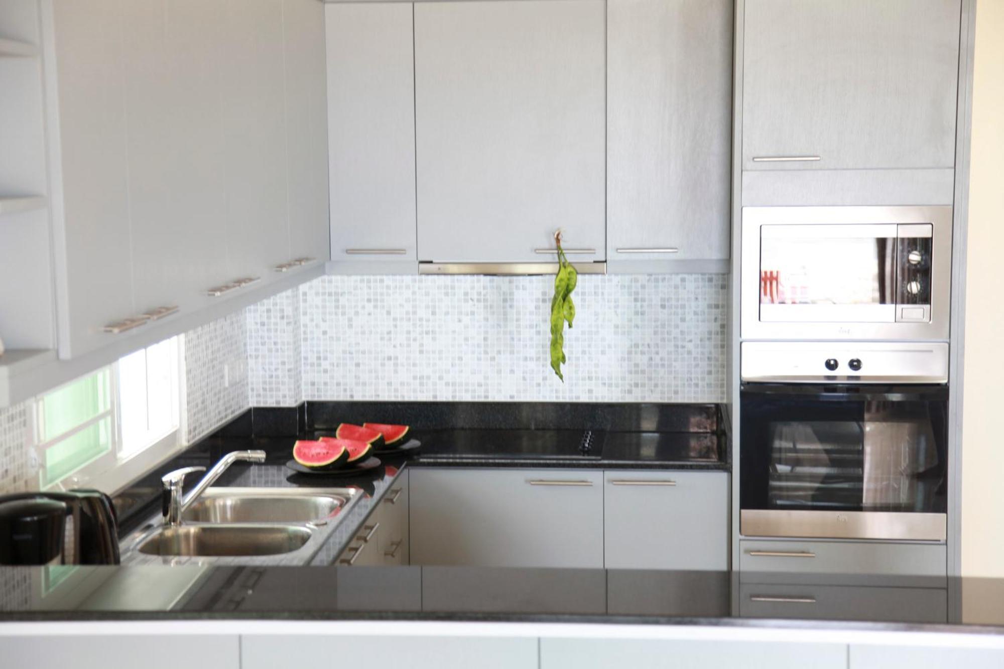 Absolute Beachfront Villa Ban Huai Yang Exterior photo